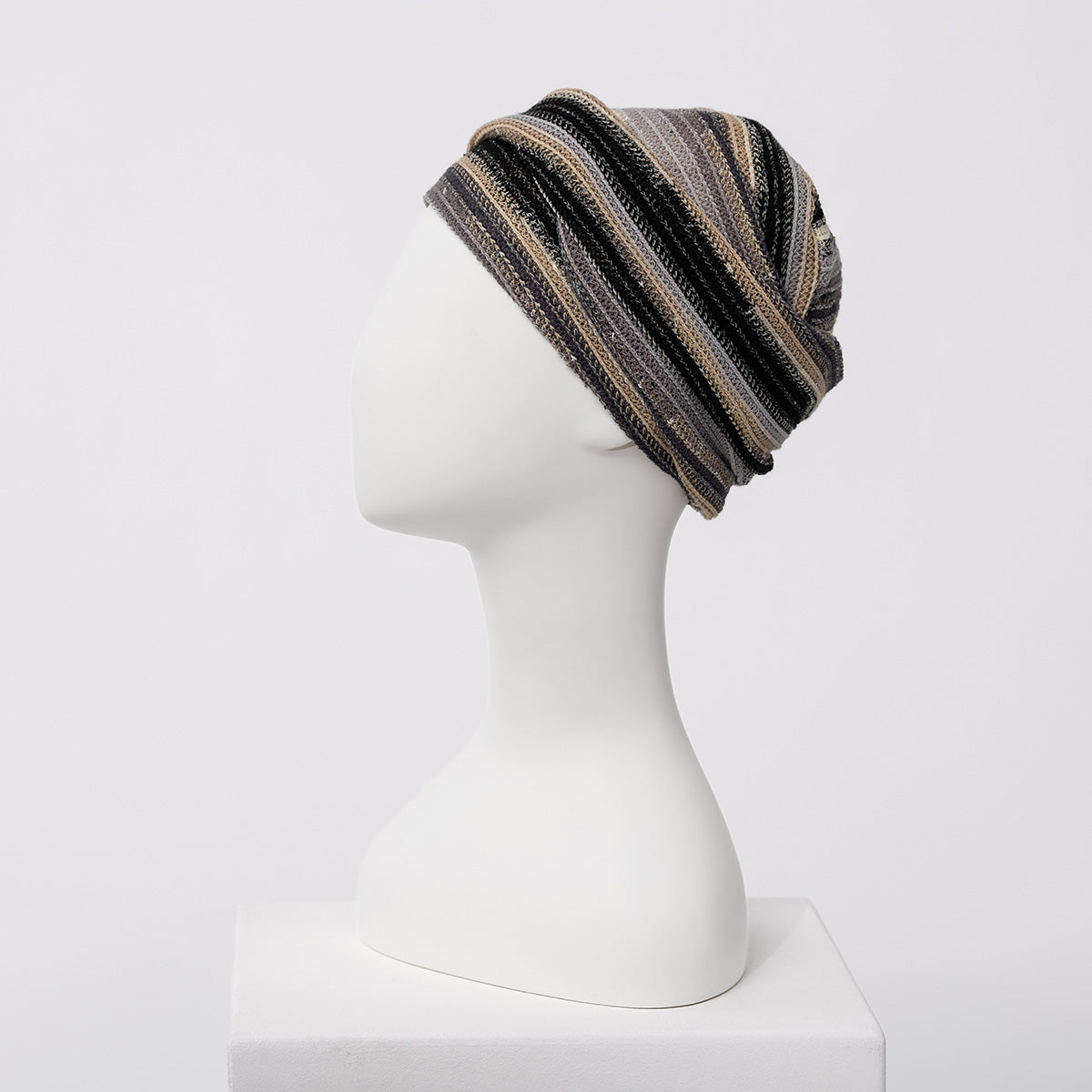 HocZoya - V Turban 4152 Black Autumn Stripes
